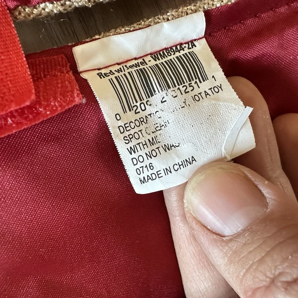 VTG Red Tan Round Velvet Trim Beaded Snowflake Accent Christmas Tree Skirt 55